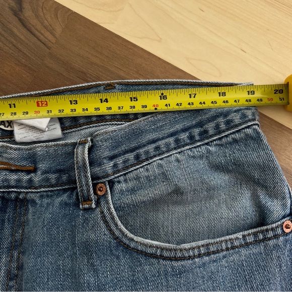 Vintage Levi’s Relaxed Fit (Estimated Size 16) - Picture 4 of 8